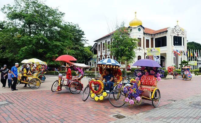 Những chiếc xích lô độc đáo phục vụ khách du lịch tại Malaysia - Ảnh 2. Những chiếc xích lô độc đáo phục vụ khách du lịch tại Malaysia - Ảnh 2.