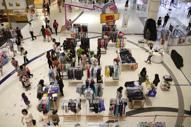 Người dân Hà thành ăn chơi hết cỡ với Mega Sales tại AEON MALL Long Biên - Ảnh 4. Người dân Hà thành ăn chơi hết cỡ với Mega Sales tại AEON MALL Long Biên - Ảnh 4.