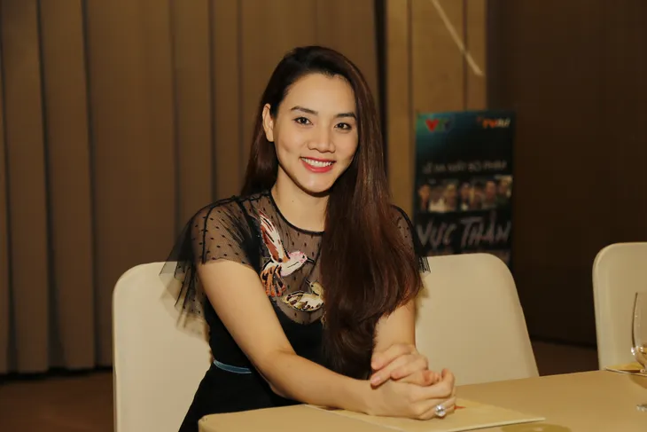 Trương Minh Quốc Thái hóa kẻ 2 mặt, Trang Nhung bất cần trong phim Vực thẳm vô hình - Ảnh 2. Trương Minh Quốc Thái hóa kẻ 2 mặt, Trang Nhung bất cần trong phim Vực thẳm vô hình - Ảnh 2.
