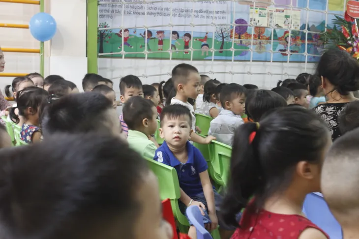 Đủ cung bậc cảm xúc trong ngày tựu trường năm học mới 2017-2018 - Ảnh 13. Đủ cung bậc cảm xúc trong ngày tựu trường năm học mới 2017-2018 - Ảnh 13.