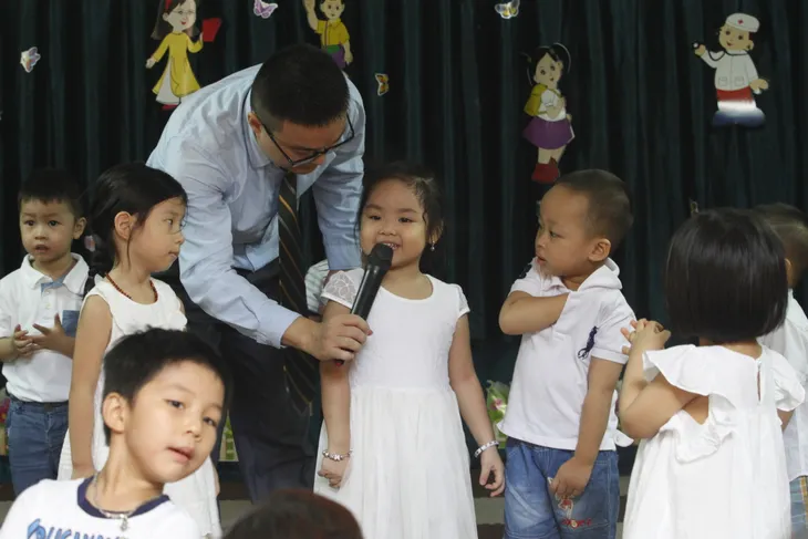 Đủ cung bậc cảm xúc trong ngày tựu trường năm học mới 2017-2018 - Ảnh 24. Đủ cung bậc cảm xúc trong ngày tựu trường năm học mới 2017-2018 - Ảnh 24.