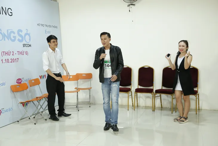 Nô nức buổi casting phim hài sitcom Tám công sở - Ảnh 8. Nô nức buổi casting phim hài sitcom Tám công sở - Ảnh 8.