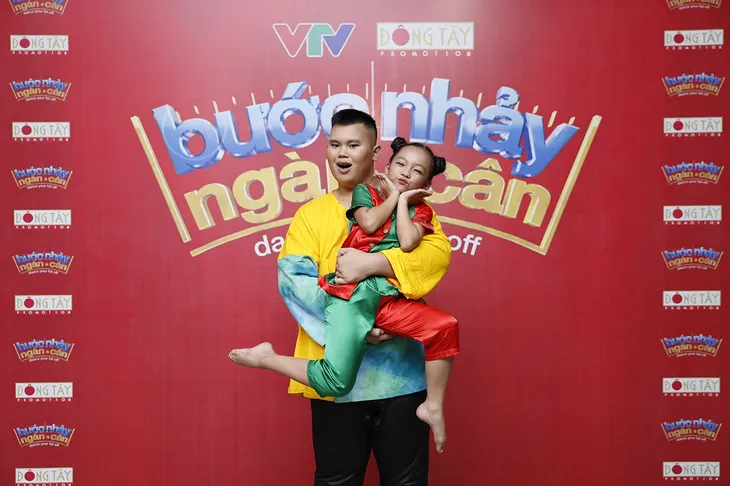Hồng Vân - Việt Hương tranh nhau con rể tương lai - Ảnh 9. Hồng Vân - Việt Hương tranh nhau con rể tương lai - Ảnh 9.