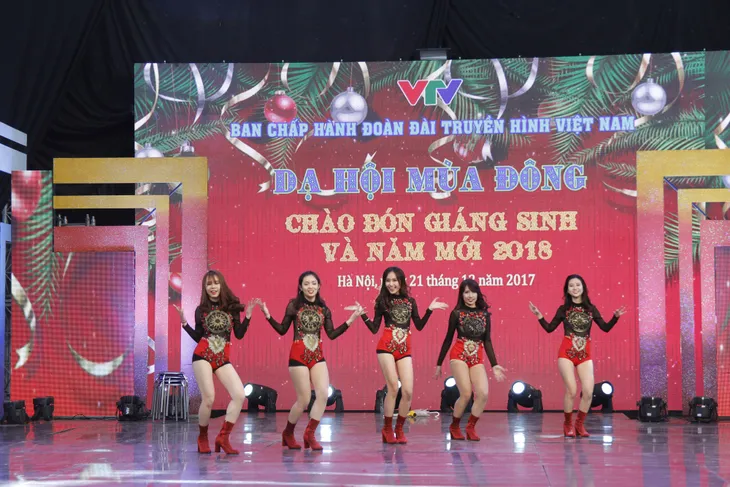 Dạ hội mùa đông sôi động chào năm mới của tuổi trẻ VTV - Ảnh 2. Dạ hội mùa đông sôi động chào năm mới của tuổi trẻ VTV - Ảnh 2.
