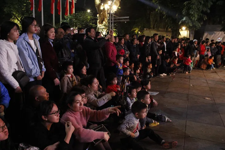 Việt Nam 2017 - Vũ khúc ánh sáng: Sẵn sàng trước giờ G - Ảnh 12. Việt Nam 2017 - Vũ khúc ánh sáng: Sẵn sàng trước giờ G - Ảnh 12.