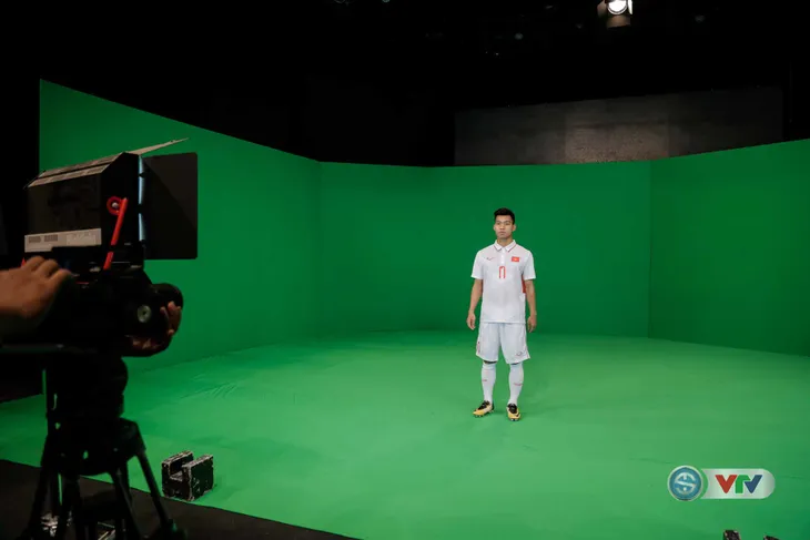Xuân Trường, Công Phượng, Văn Thanh phô diễn kỹ thuật tại trường quay của VTV - Ảnh 9. Xuân Trường, Công Phượng, Văn Thanh phô diễn kỹ thuật tại trường quay của VTV - Ảnh 9.