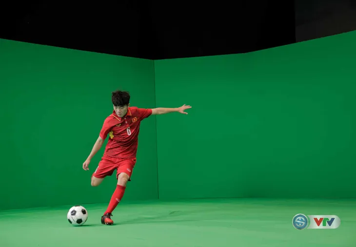 Xuân Trường, Công Phượng, Văn Thanh phô diễn kỹ thuật tại trường quay của VTV - Ảnh 2. Xuân Trường, Công Phượng, Văn Thanh phô diễn kỹ thuật tại trường quay của VTV - Ảnh 2.