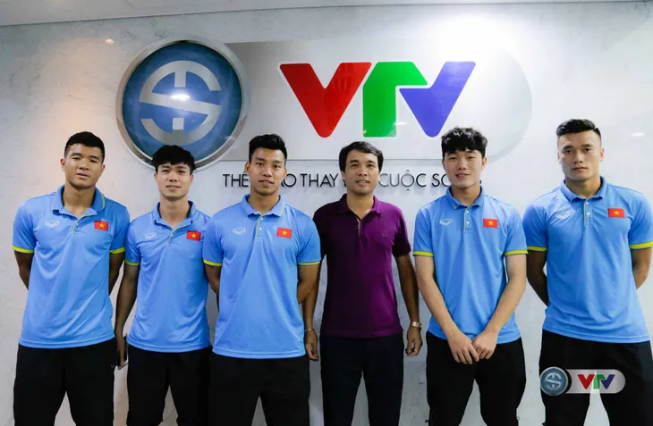 Xuân Trường, Công Phượng, Văn Thanh phô diễn kỹ thuật tại trường quay của VTV - Ảnh 17. Xuân Trường, Công Phượng, Văn Thanh phô diễn kỹ thuật tại trường quay của VTV - Ảnh 17.