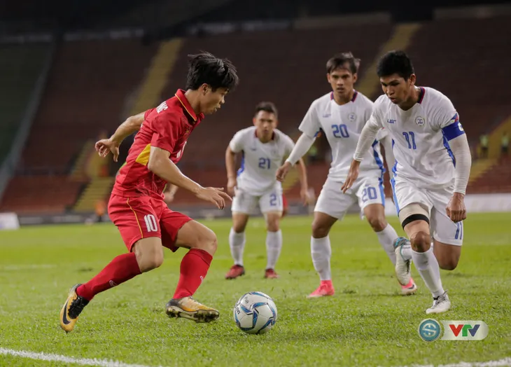 ẢNH: Những khoảnh khắc trong chiến thắng 4 sao của U22 Việt Nam trước U22 Philippines - Ảnh 11. ẢNH: Những khoảnh khắc trong chiến thắng 4 sao của U22 Việt Nam trước U22 Philippines - Ảnh 11.
