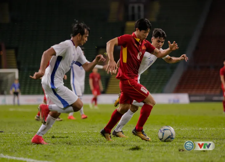 ẢNH: Những khoảnh khắc trong chiến thắng 4 sao của U22 Việt Nam trước U22 Philippines - Ảnh 13. ẢNH: Những khoảnh khắc trong chiến thắng 4 sao của U22 Việt Nam trước U22 Philippines - Ảnh 13.
