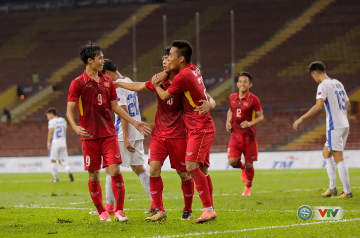 ẢNH: Những khoảnh khắc trong chiến thắng 4 sao của U22 Việt Nam trước U22 Philippines - Ảnh 15. ẢNH: Những khoảnh khắc trong chiến thắng 4 sao của U22 Việt Nam trước U22 Philippines - Ảnh 15.