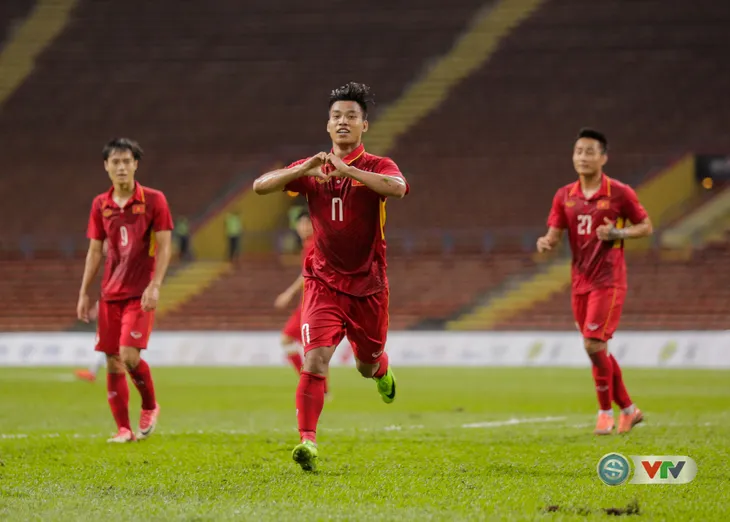 ẢNH: Những khoảnh khắc trong chiến thắng 4 sao của U22 Việt Nam trước U22 Philippines - Ảnh 16. ẢNH: Những khoảnh khắc trong chiến thắng 4 sao của U22 Việt Nam trước U22 Philippines - Ảnh 16.
