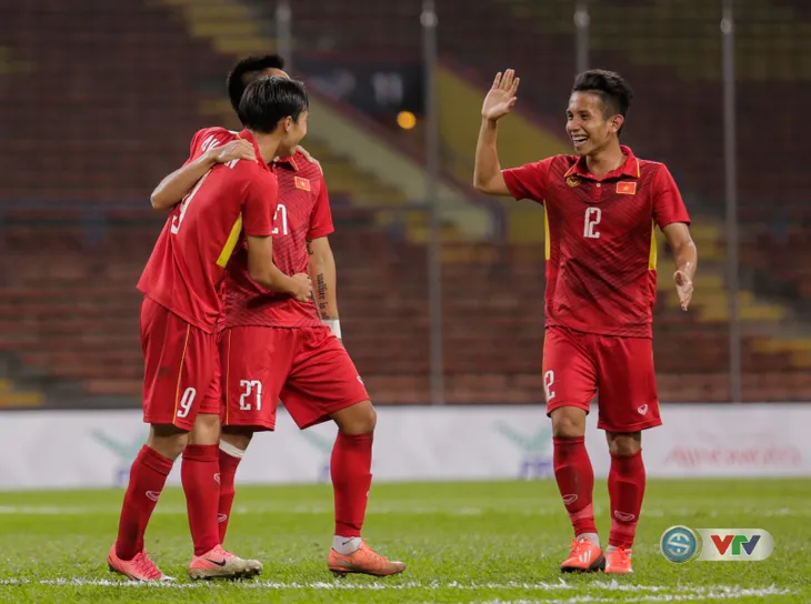 ẢNH: Những khoảnh khắc trong chiến thắng 4 sao của U22 Việt Nam trước U22 Philippines - Ảnh 18. ẢNH: Những khoảnh khắc trong chiến thắng 4 sao của U22 Việt Nam trước U22 Philippines - Ảnh 18.