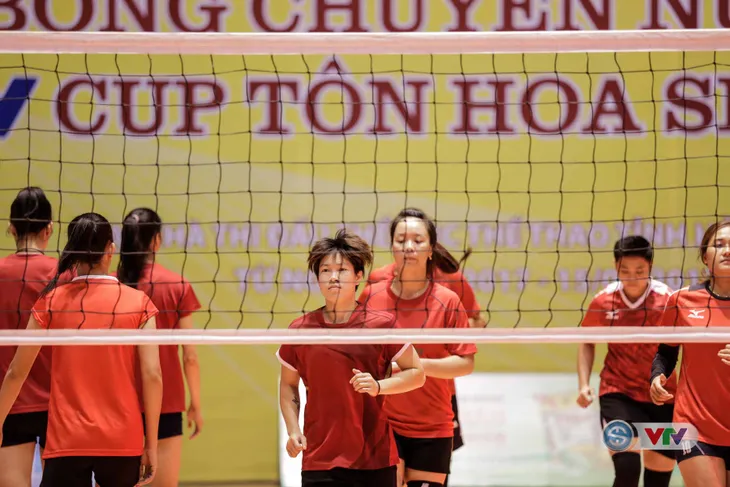 VTV Cup Tôn Hoa Sen 2017: ĐT bóng chuyền nữ Việt Nam tập buổi đầu tiên tại Hải Dương - Ảnh 9. VTV Cup Tôn Hoa Sen 2017: ĐT bóng chuyền nữ Việt Nam tập buổi đầu tiên tại Hải Dương - Ảnh 9.