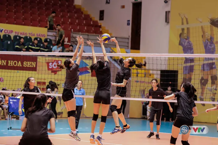 VTV Cup Tôn Hoa Sen 2017: ĐT trẻ Việt Nam tích cực tập luyện, sẵn sàng cho trận đấu ra quân - Ảnh 3. VTV Cup Tôn Hoa Sen 2017: ĐT trẻ Việt Nam tích cực tập luyện, sẵn sàng cho trận đấu ra quân - Ảnh 3.