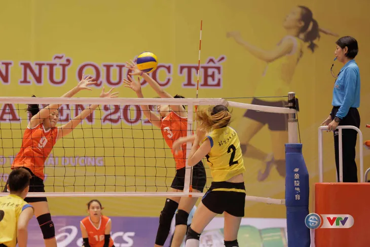 Giải bóng chuyền nữ quốc tế VTV Cup Tôn Hoa Sen 2017: ĐT Việt Nam khởi đầu ấn tượng - Ảnh 2. Giải bóng chuyền nữ quốc tế VTV Cup Tôn Hoa Sen 2017: ĐT Việt Nam khởi đầu ấn tượng - Ảnh 2.
