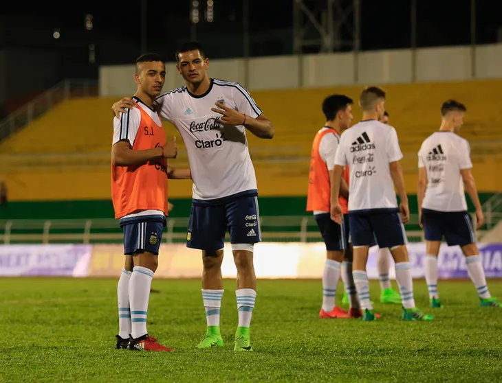 CHÙM ẢNH: ĐT U20 Argentina tập làm quen sân Thống Nhất - Ảnh 16. CHÙM ẢNH: ĐT U20 Argentina tập làm quen sân Thống Nhất - Ảnh 16.