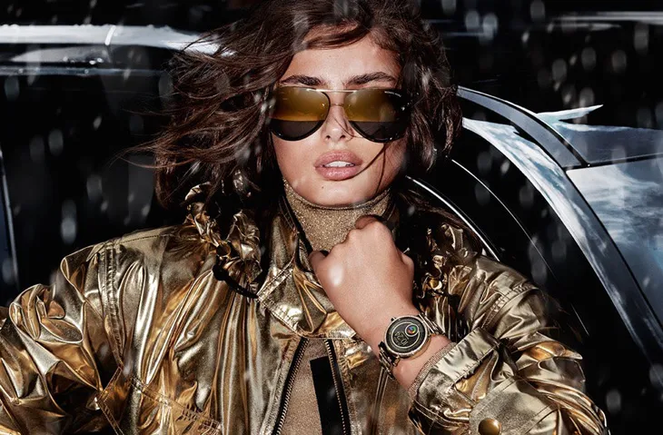 Michael Kors đánh bùa choáng phái nữ với BST mới - Ảnh 3. Michael Kors đánh bùa choáng phái nữ với BST mới - Ảnh 3.