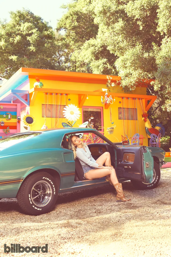 Choáng váng với hình ảnh ngọt ngào của Miley Cyrus - Ảnh 4. Choáng váng với hình ảnh ngọt ngào của Miley Cyrus - Ảnh 4.
