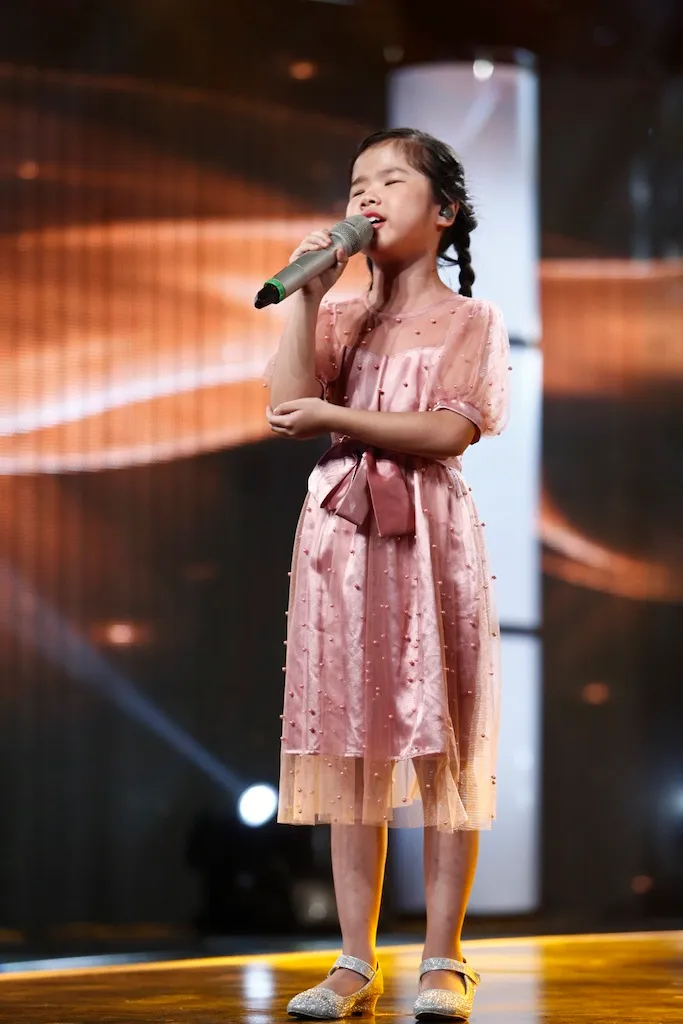 Mơ được nhìn thấy bầu trời, cô bé khiếm thị Minh Hiền khiến nhiều người bật khóc - Ảnh 1. Mơ được nhìn thấy bầu trời, cô bé khiếm thị Minh Hiền khiến nhiều người bật khóc - Ảnh 1.