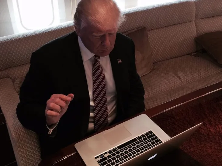 Bí mật gây sốc về chiếc iPhone của Tổng thống Trump - Ảnh 2. Bí mật gây sốc về chiếc iPhone của Tổng thống Trump - Ảnh 2.