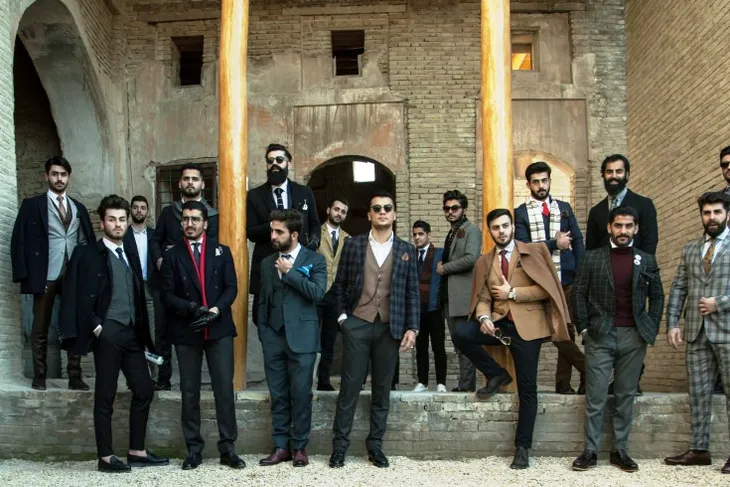 Những quý ông fashionista của Iraq gây sốt cộng đồng mạng - Ảnh 9. Những quý ông fashionista của Iraq gây sốt cộng đồng mạng - Ảnh 9.
