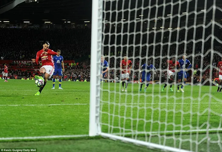 Kết quả bóng đá châu Âu sáng 5/4: Man Utd 1-1 Everton, Hoffenheim 1-0 Bayern Munich, Roma 3-2 Lazio - Ảnh 5. Kết quả bóng đá châu Âu sáng 5/4: Man Utd 1-1 Everton, Hoffenheim 1-0 Bayern Munich, Roma 3-2 Lazio - Ảnh 5.