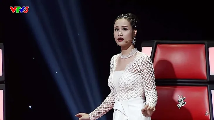 Cô gái Hàn Quốc Han Sara khiến HLV Giọng hát Việt đua nhau khoe biểu cảm lạc trôi - Ảnh 8. Cô gái Hàn Quốc Han Sara khiến HLV Giọng hát Việt đua nhau khoe biểu cảm lạc trôi - Ảnh 8.