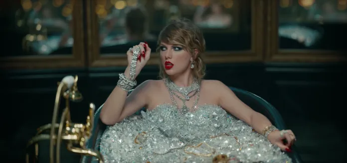 Săm soi loạt đồ trang sức hàng hiệu trong MV mới của Taylor Swift - Ảnh 1. Săm soi loạt đồ trang sức hàng hiệu trong MV mới của Taylor Swift - Ảnh 1.