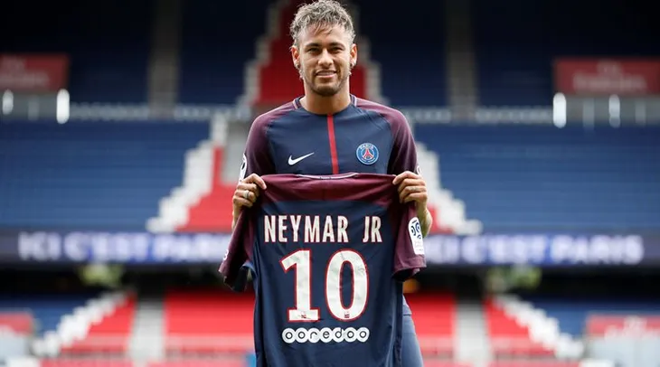 Đội hình kỳ lạ của Paris Saint Germain có được theo dạng chuyển nhượng - Ảnh 2. Đội hình kỳ lạ của Paris Saint Germain có được theo dạng chuyển nhượng - Ảnh 2.