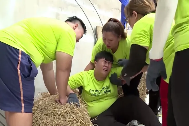 Loạt thí sinh Bước nhảy ngàn cân khóc như mưa trước thử thách ác mộng - Ảnh 2. Loạt thí sinh Bước nhảy ngàn cân khóc như mưa trước thử thách ác mộng - Ảnh 2.