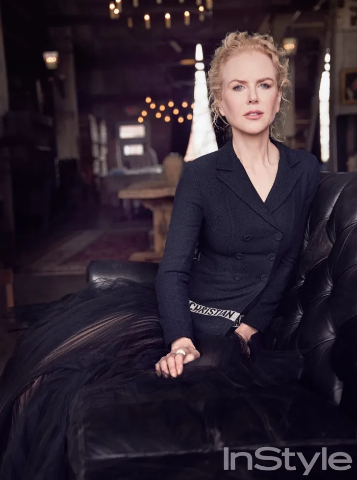 Nicole Kidman khoe chân dài miên man - Ảnh 4. Nicole Kidman khoe chân dài miên man - Ảnh 4.