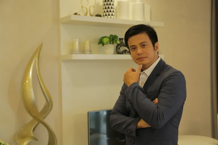 Vợ con ông trùm Phan Quân hội ngộ trong sitcom Cư dân thông thái - Ảnh 5. Vợ con ông trùm Phan Quân hội ngộ trong sitcom Cư dân thông thái - Ảnh 5.
