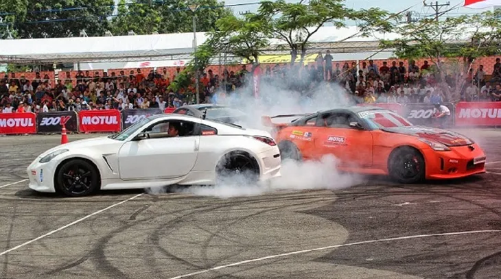 Drift xe – điểm nhấn độc đáo tại Lễ hội ô tô Car Passion Festival - Ảnh 1. Drift xe – điểm nhấn độc đáo tại Lễ hội ô tô Car Passion Festival - Ảnh 1.