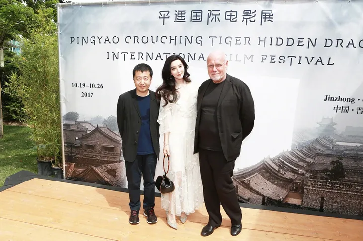 Cuối cùng Phạm Băng Băng đã lấy lại phong độ sang chảnh tại Cannes - Ảnh 4. Cuối cùng Phạm Băng Băng đã lấy lại phong độ sang chảnh tại Cannes - Ảnh 4.