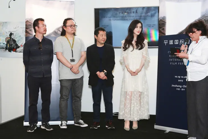 Cuối cùng Phạm Băng Băng đã lấy lại phong độ sang chảnh tại Cannes - Ảnh 7. Cuối cùng Phạm Băng Băng đã lấy lại phong độ sang chảnh tại Cannes - Ảnh 7.