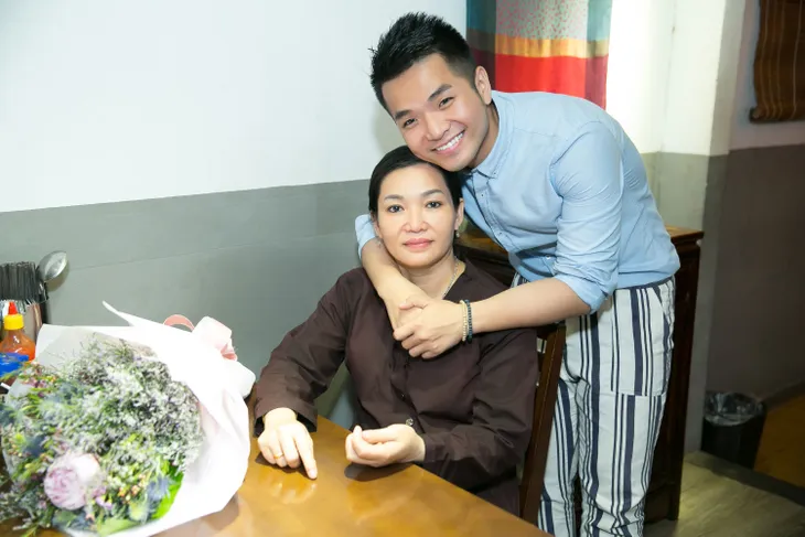 Hậu Sing my song, Phạm Hồng Phước lại làm “lụi tim” fan với ca khúc mới về mẹ - Ảnh 1. Hậu Sing my song, Phạm Hồng Phước lại làm “lụi tim” fan với ca khúc mới về mẹ - Ảnh 1.