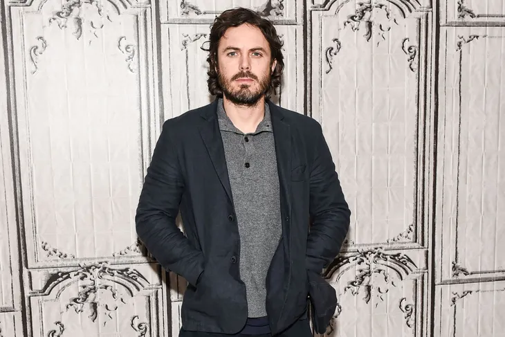 Casey Affleck: Từ kép phụ và kẻ đứng bóng tới Oscar danh giá - Ảnh 1. Casey Affleck: Từ kép phụ và kẻ đứng bóng tới Oscar danh giá - Ảnh 1.