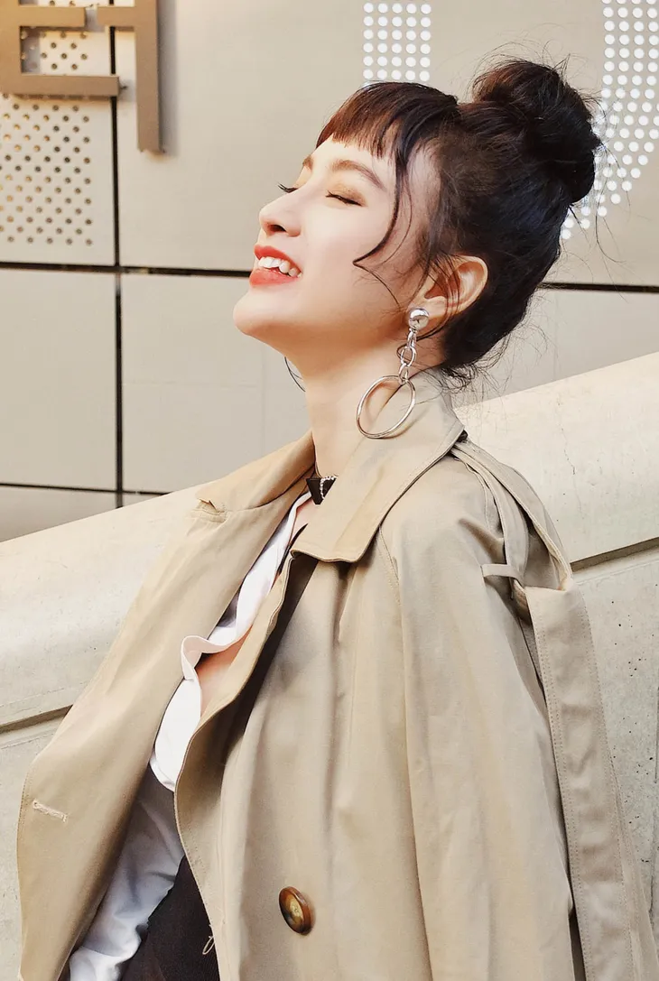 Angela Phương Trinh sành điệu trên đường phố Hàn Quốc - Ảnh 1. Angela Phương Trinh sành điệu trên đường phố Hàn Quốc - Ảnh 1.