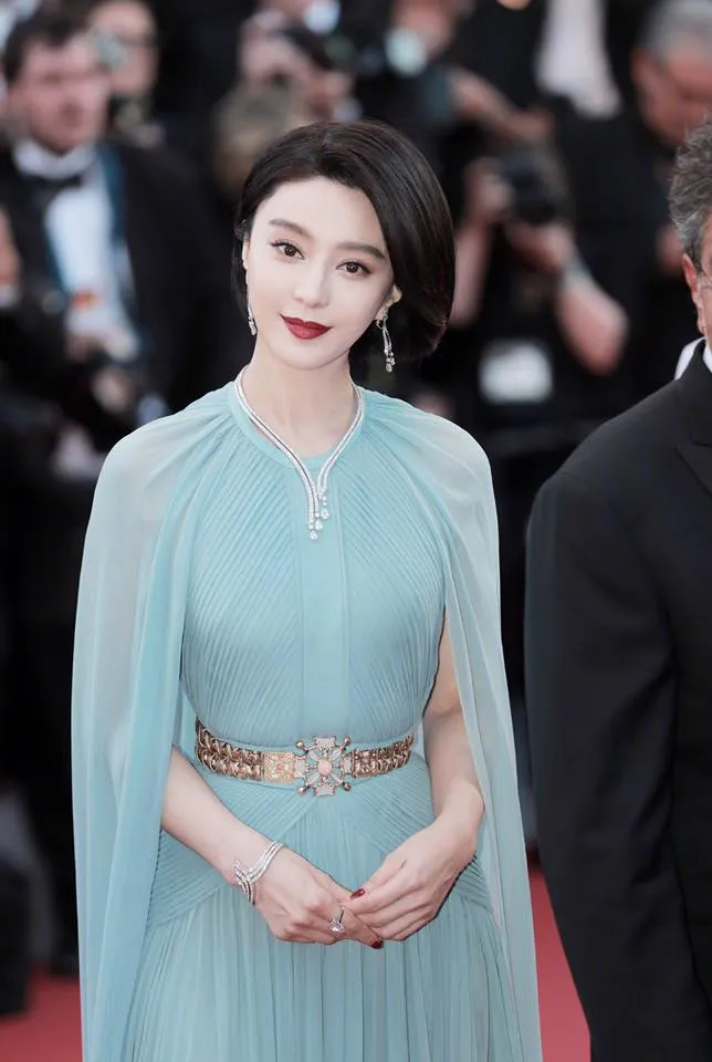 Cuối cùng Phạm Băng Băng đã lấy lại phong độ sang chảnh tại Cannes - Ảnh 2. Cuối cùng Phạm Băng Băng đã lấy lại phong độ sang chảnh tại Cannes - Ảnh 2.
