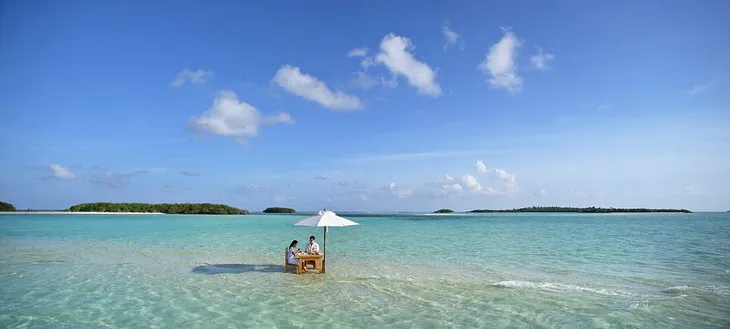 Xem phim, ăn tối giữa mênh mông biển trời Maldives - Ảnh 4. Xem phim, ăn tối giữa mênh mông biển trời Maldives - Ảnh 4.