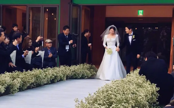 Song Hye Kyo và Song Joong Ki đã tốn bao nhiều tiền cho đám cưới? - Ảnh 1. Song Hye Kyo và Song Joong Ki đã tốn bao nhiều tiền cho đám cưới? - Ảnh 1.