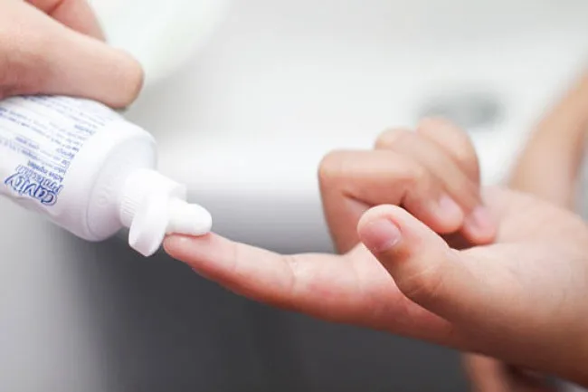 Công dụng bất ngờ của kem đánh răng - Ảnh 12. Công dụng bất ngờ của kem đánh răng - Ảnh 12.