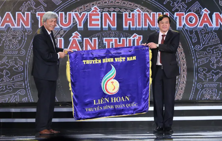 Những hình ảnh khó quên trong Lễ bế mạc và trao giải LHTHTQ lần thứ 37 - Ảnh 11. Những hình ảnh khó quên trong Lễ bế mạc và trao giải LHTHTQ lần thứ 37 - Ảnh 11.