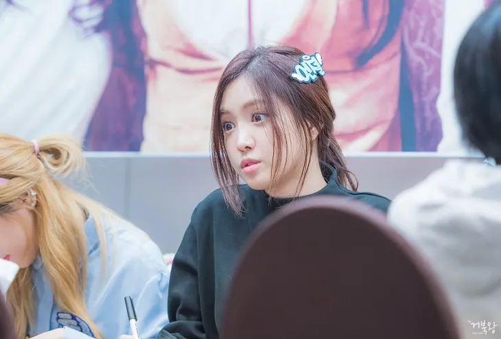 11 thần tượng Kpop đốn gục tim fan bởi biểu cảm ‘OMG’ siêu cưng - Ảnh 3. 11 thần tượng Kpop đốn gục tim fan bởi biểu cảm ‘OMG’ siêu cưng - Ảnh 3.