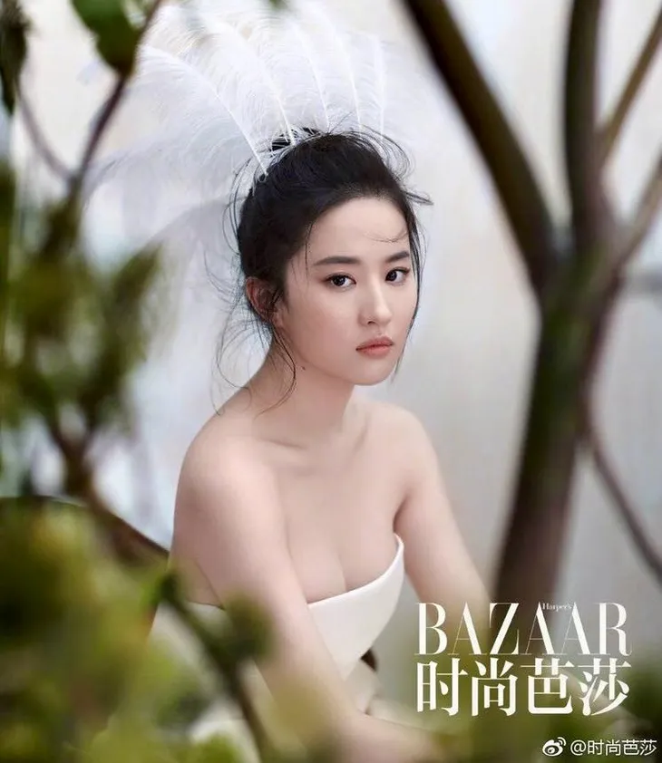 Lưu Diệc Phi gợi cảm hút mắt trong loạt ảnh mới - Ảnh 2. Lưu Diệc Phi gợi cảm hút mắt trong loạt ảnh mới - Ảnh 2.