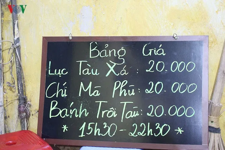Người Hà Nội xếp hàng trước quán bánh trôi của cố nghệ sĩ Phạm Bằng - Ảnh 3. Người Hà Nội xếp hàng trước quán bánh trôi của cố nghệ sĩ Phạm Bằng - Ảnh 3.