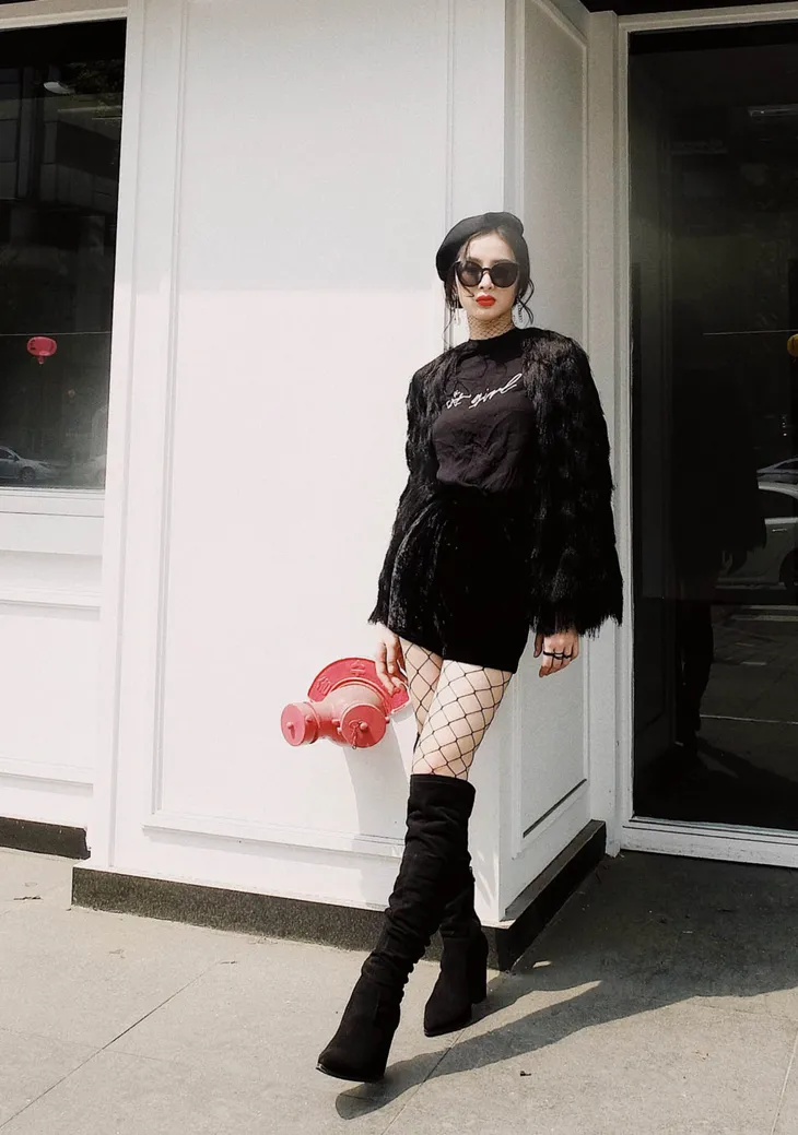 Angela Phương Trinh sành điệu trên đường phố Hàn Quốc - Ảnh 6. Angela Phương Trinh sành điệu trên đường phố Hàn Quốc - Ảnh 6.