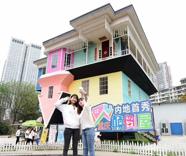 Nhũng ngôi nhà lộn ngược nổi tiếng thế giới - Ảnh 7. Nhũng ngôi nhà lộn ngược nổi tiếng thế giới - Ảnh 7.