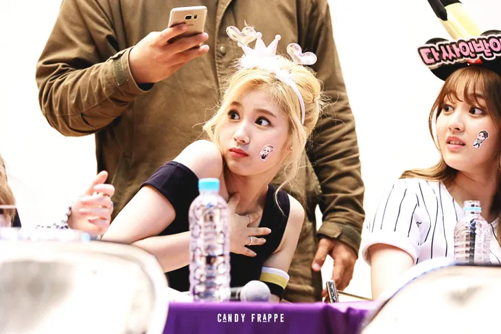 11 thần tượng Kpop đốn gục tim fan bởi biểu cảm ‘OMG’ siêu cưng - Ảnh 8. 11 thần tượng Kpop đốn gục tim fan bởi biểu cảm ‘OMG’ siêu cưng - Ảnh 8.